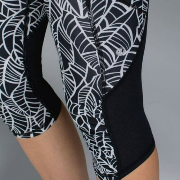 LULULEMON run a marathon crop II leggings in black and white size 4 - Picture 13 of 15